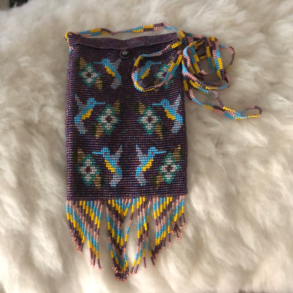 Bead phone pouch